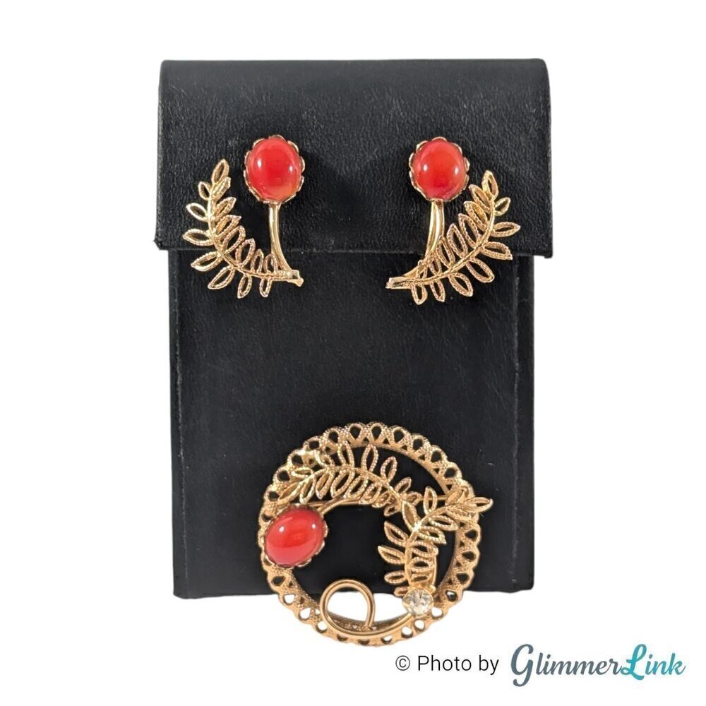 VTG Filigree Leaf Red Cabochon Gold Tone Clip On Earrings & Brooch Jewelry Set
